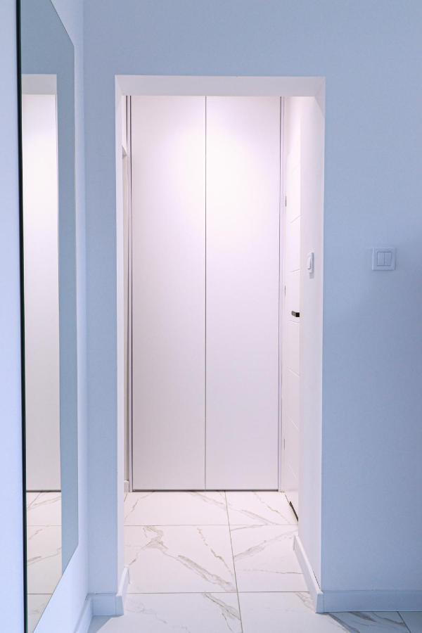 Sparrow Flat Old Town Apartment Тыхы Экстерьер фото